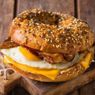 Bajgiel Z Pieczonymi Warzywami