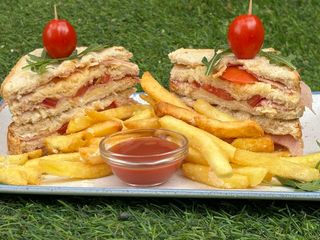 Slana palačinka Club sandwich