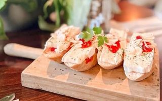 Montaditos de queso brie (2 uds.)