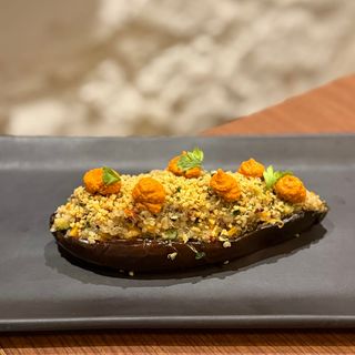 Berenjena Asada Rellena con Quinoa