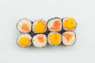 Макі рол з лососем  (130г/8шт)