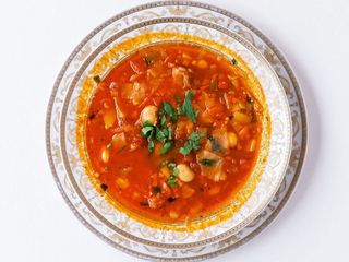 Суп з копченими ребрами, овочами та квасолею (300g)