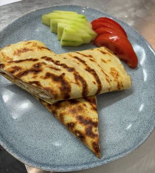 Палачинка с пуешка шунка и кашкавал