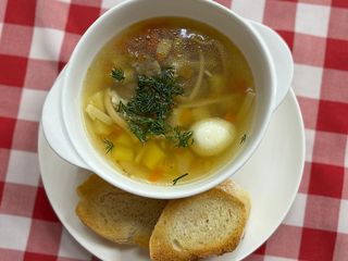 Суп з домашньою локшиною та фрикадельками (250g)