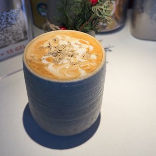 Halva cappuccino