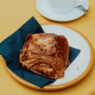 Pain au Chocolat aux Amandes