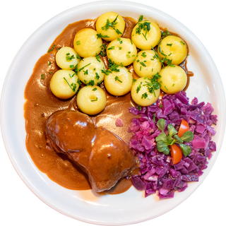 Rolada wieprzowa, kluski śląskie, czerwona kapusta