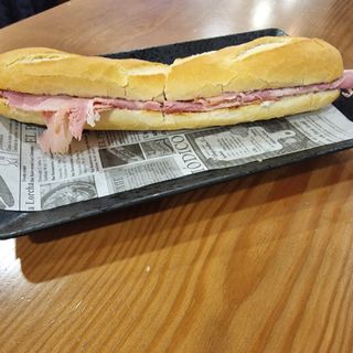 Baguette Roquefort Con Jamón Cocido Pata