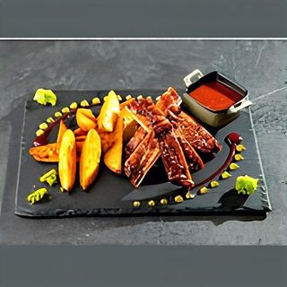 Реберця у вишневому чатні з картоплею по-селянськи (650г)