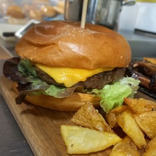 Hamburguesa La Clásica