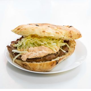 Бургер с гурманска плескавица (550г)