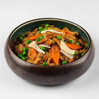 Piletina s bambusom i shiitake gljivama stakleni rezanci