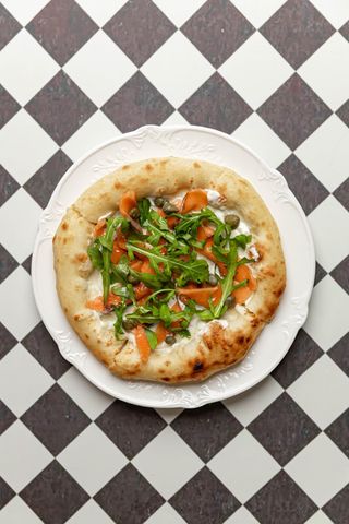 Фокачча с малосольным лососем (400г)