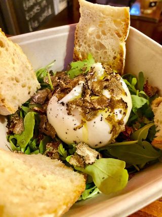 Burrata e tartufo fresco