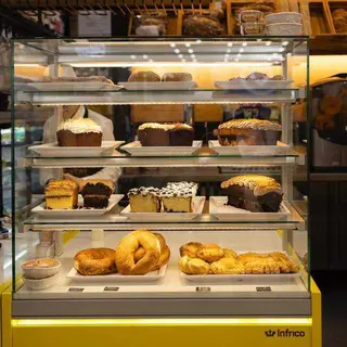 Torta negra en porción