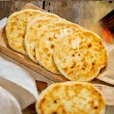 Пърленка с масло и чубрица