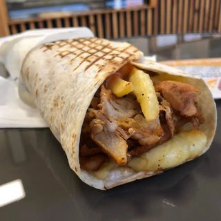 Tortilla Kebab z frytkami