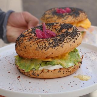 Bagel Huevos