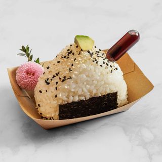 27. Onigiri avocado