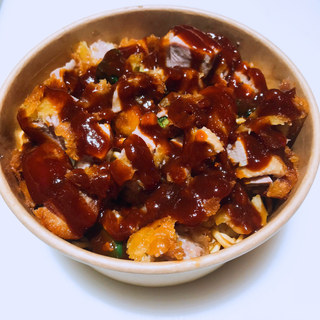 NOODLES CON PATO LAQUEADO 