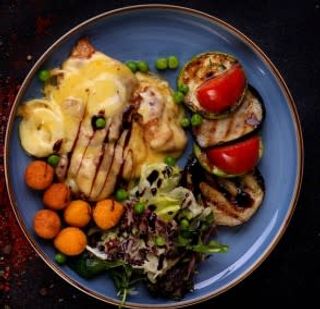 Курица запеченная под сыром (420 гр.)