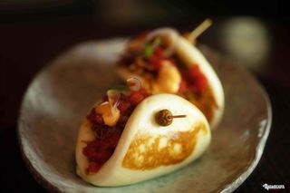 sanguchitos bao de pollo anticuchero (2 uds.)