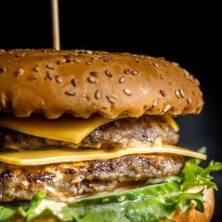 Чизбургер (240 г)