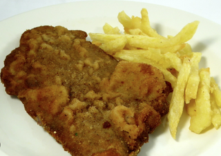Escalopa A La Napolitana Y Patatas Fritas