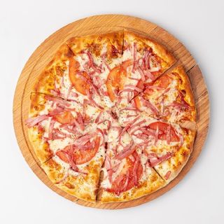 Пицца с ветчиной и сыром 