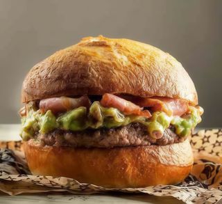 Hamburguesa Mexicana Con Patatas Caseras