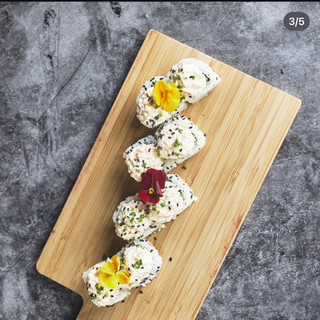 60. Uramaki California