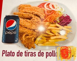 Plato tiras de pollo  con enslada y ptatat o arroz y salsa toda + pepsi