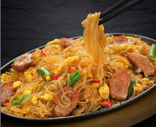 Funchosa cu carne de porc