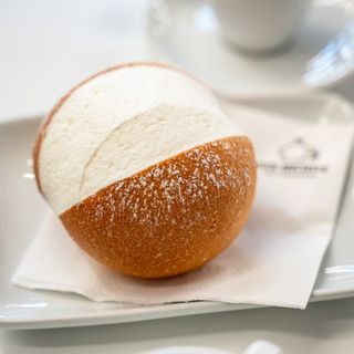 Maritozzo alla crema