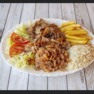 Plato De Pollo + Ensalada + Patata