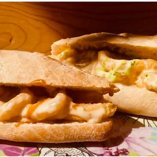 Bocadillo de Pollo + Patatas + Bebida