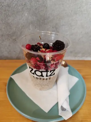 Overnight oats cu fructe de pădure