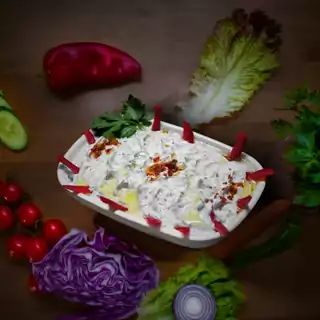 SALATA DE IAURT CU MENTA SI USTUROI