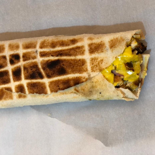 Panini Viande Hachée على الفحم