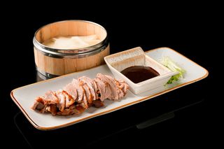 Pato Laqueado Con Crepes 北京鸭卷