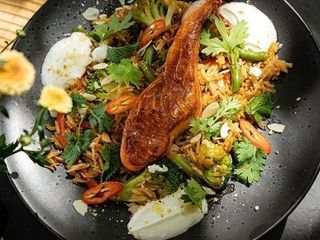 Стейк лосося в теріякі зі смаженим рисом (350g)