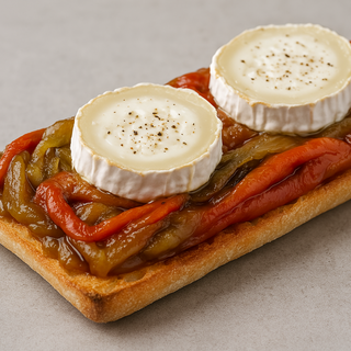 Torrada de escalivada y queso de cabra