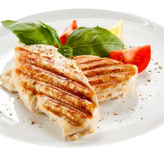 Запечено крехко пилешко филе (500г)