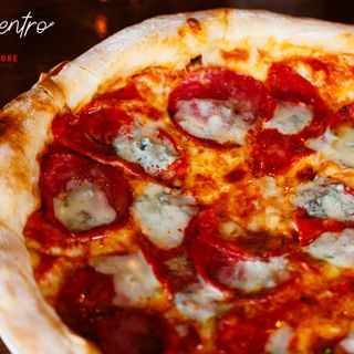 Pizza Due Salami e Gorgonzola