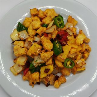 83. Pollo con peperoncino secco e pepe di SiChuan 辣子鸡丁