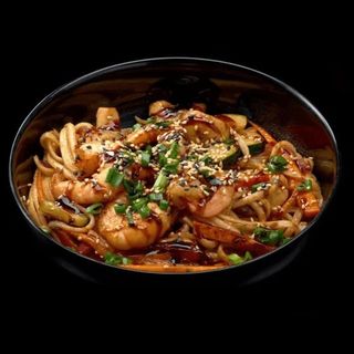 153. Wok de fideos con camarones