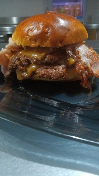 DOBLE SMASH CON QUESO Y BACÓN