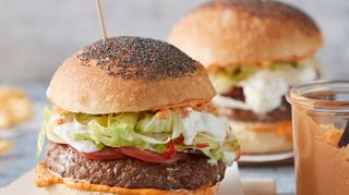 Hamburger di scottona , lattuga e pomodoro