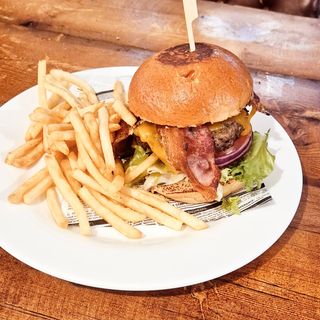 Crispy Bacon & Cheese Burger (200 G.)