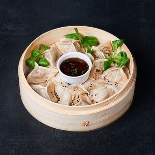 Chińskie pierożki z wołowiną i grzybami shiitake 10szt